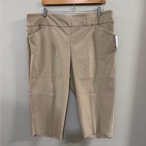 NWT CJ Banks Women's Signature Slimming Moderately Curvy Beige Capris. Size 18W